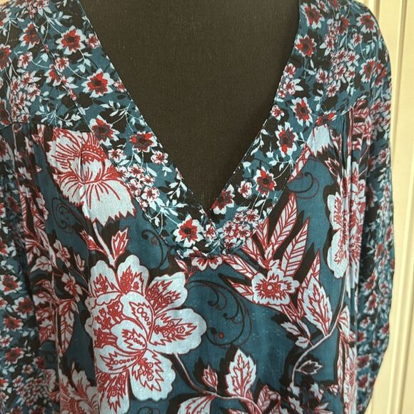 Band of the Free Blue‎ Floral Long Sleeve Blouse Relaxed Fit - Picture 3 of 6